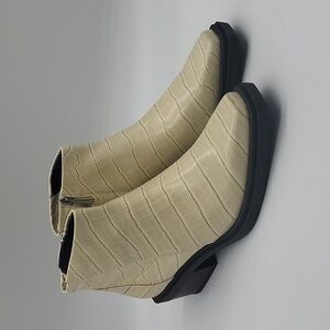 939- Franco Sarto Women's Knee Boots Size 6M NWT